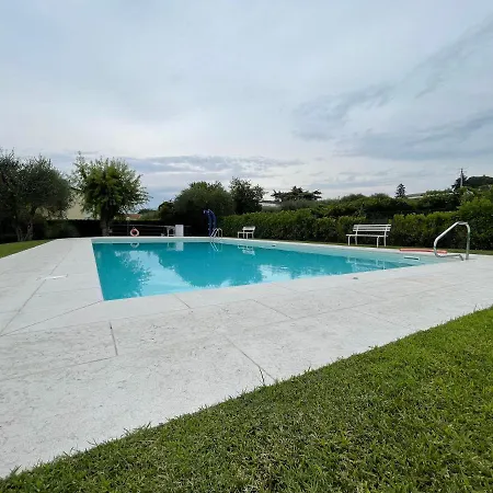 公寓 Laura's Country House Pool & Tennis